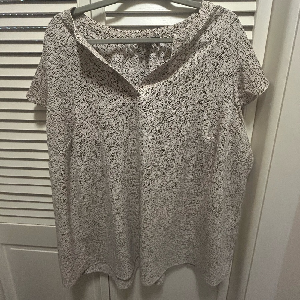 Adrianna Papell Textured Gray Blouse